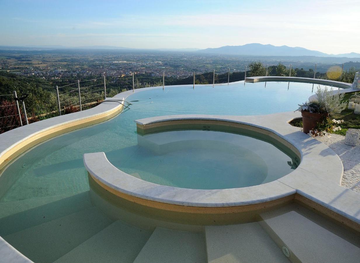 Casa Loretta, Your Luxurious Getaway With Stunning Views Nievole Ngoại thất bức ảnh